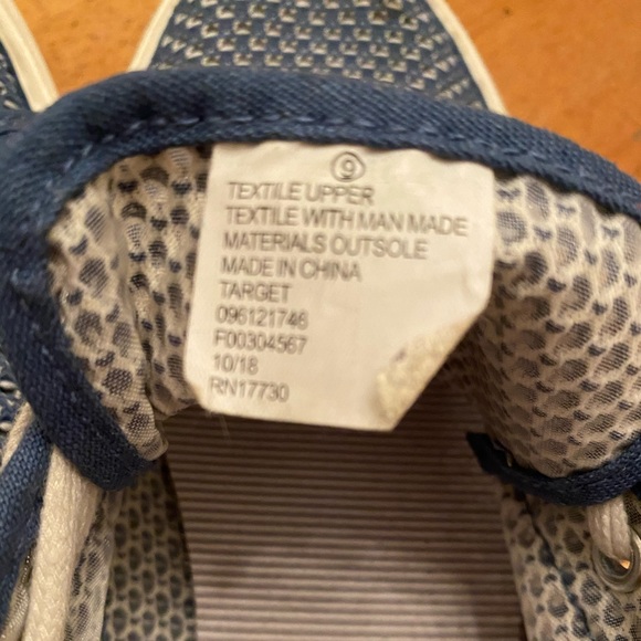 Universal Thread lace up sneakers very nice cute 9 - Picture 11 of 14